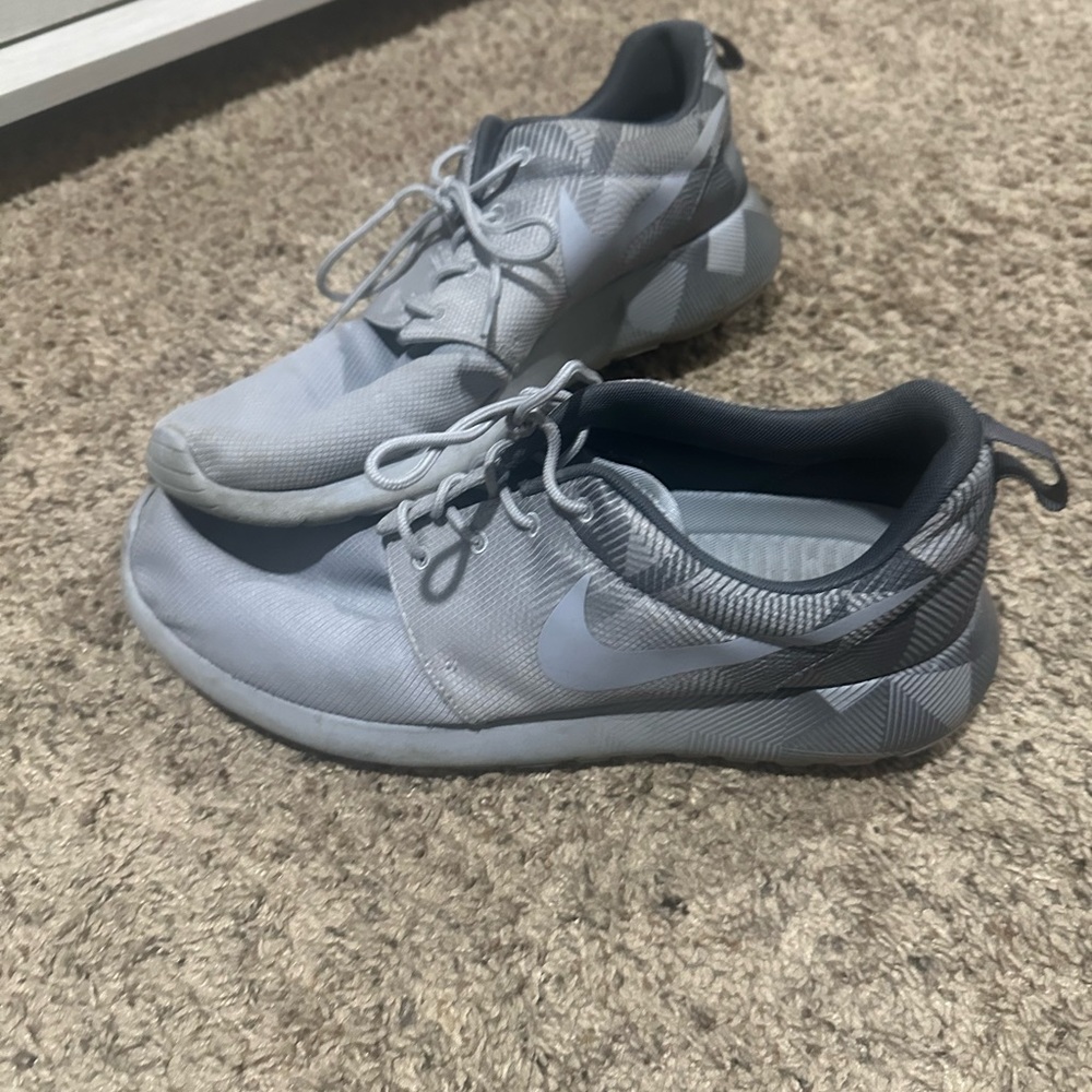 Nike Roshe Run: Grey Geometic pattern
